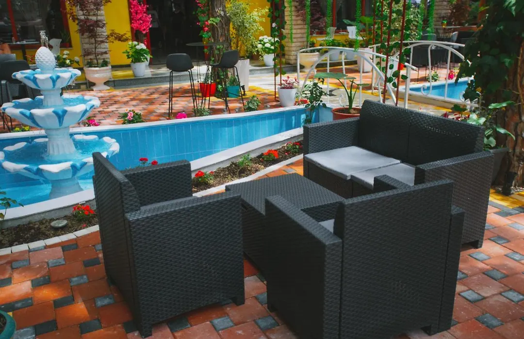 Hotel Mali i Robit-1