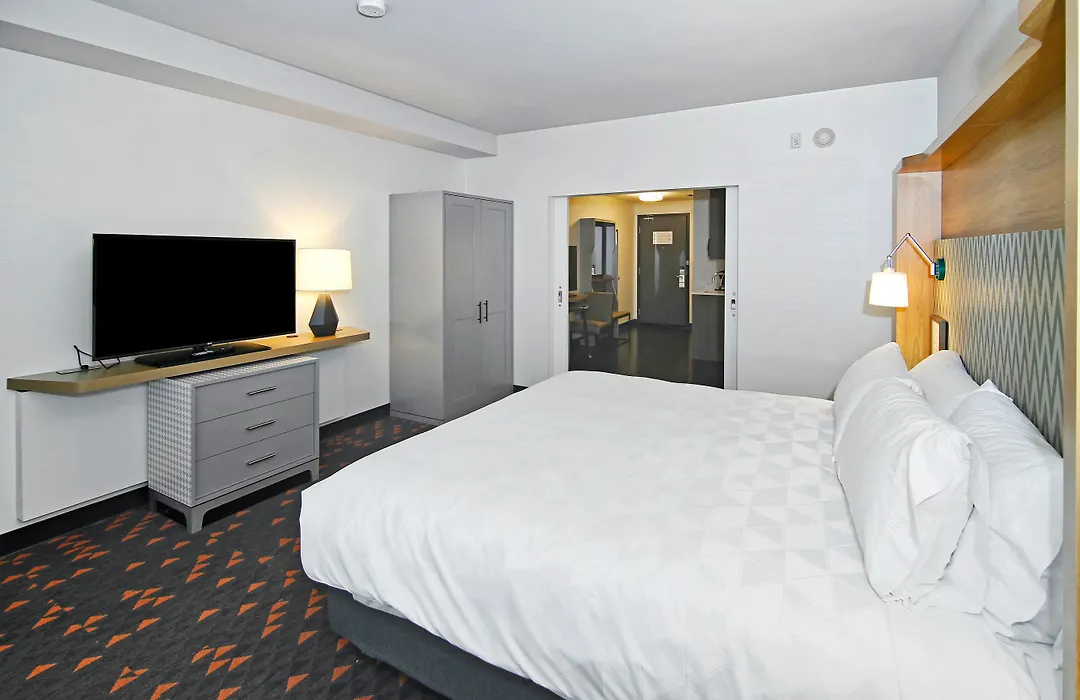 Holiday Inn Hotel & Suites - Calgary Airport North By Ihg-1