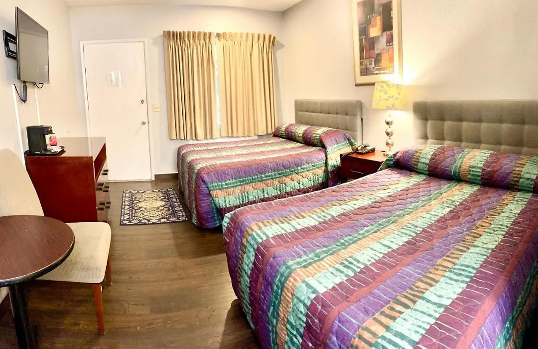 Emerald Best Motel-1