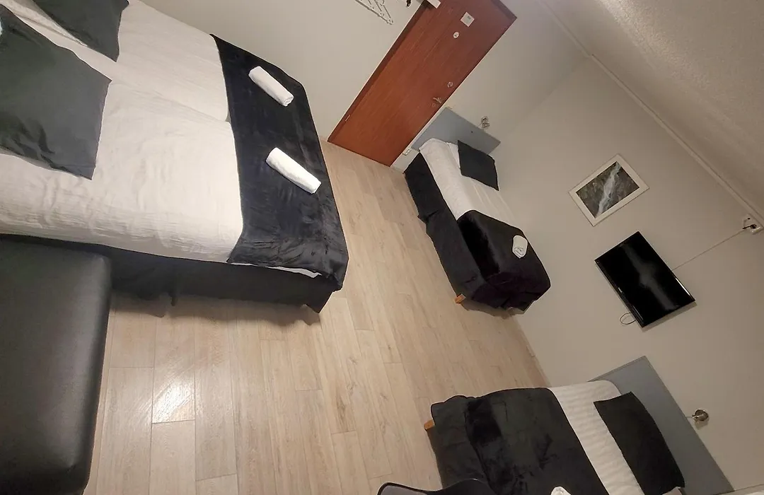 B&B Guesthouse - Bed And Breakfast Keflavik Centre-1