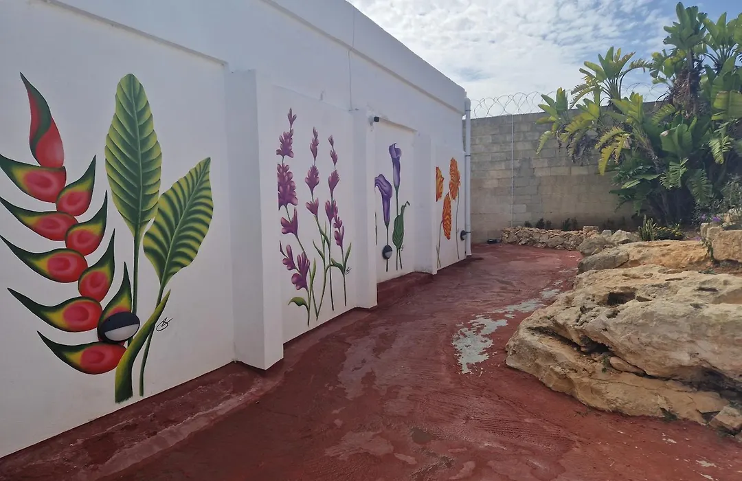 Cresta Beach Studios-1
