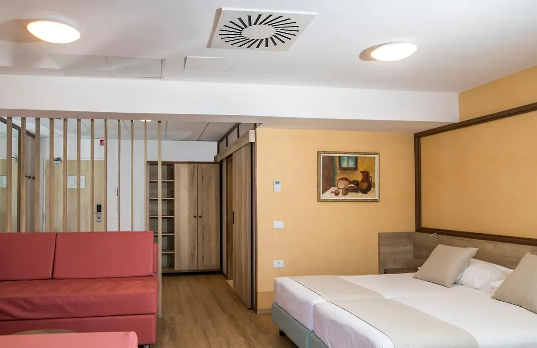 Hotel Delfin-1