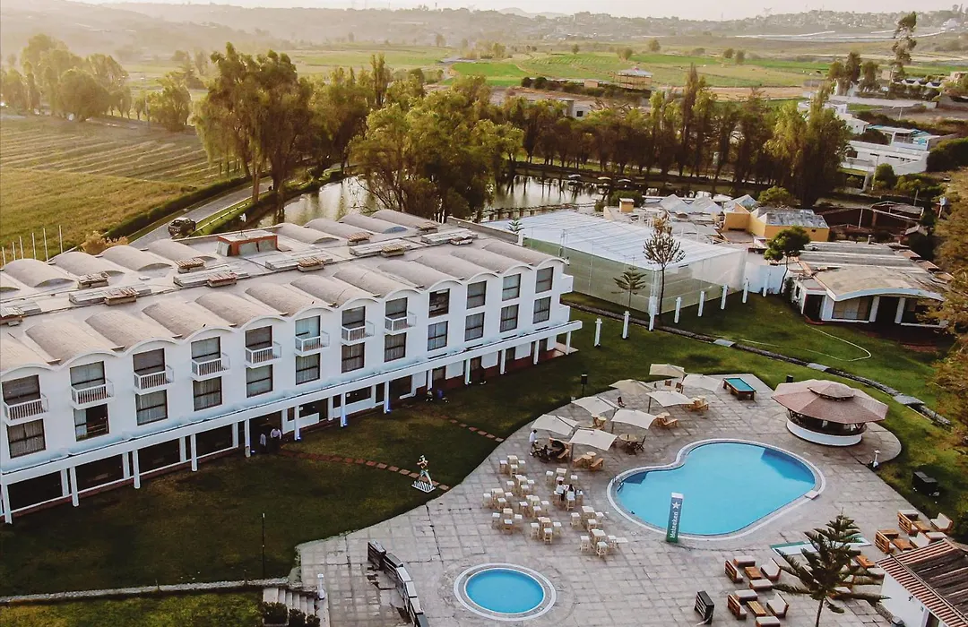 El Lago Hotel By Luoxo-1