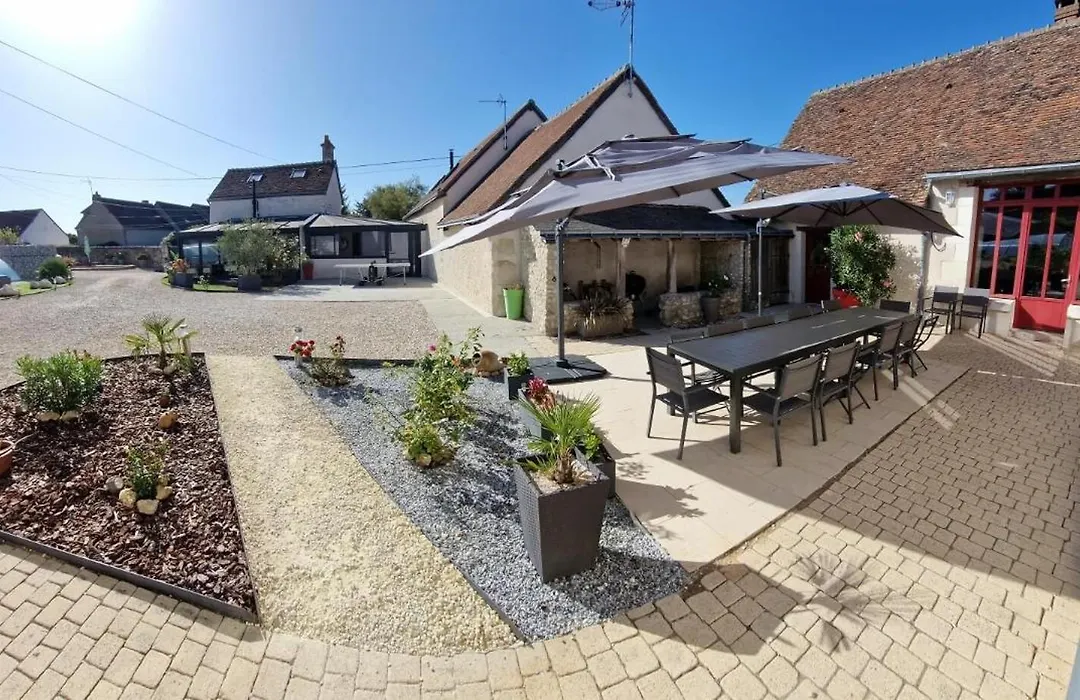 Gestivacances Gite La Belle Aventure au coeur de la Touraine et du centre val de Loire avec jacuzzi et piscine-1