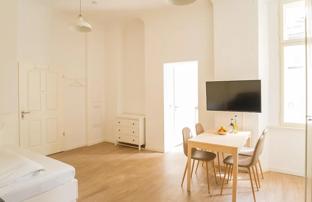 Homaris Apartments Frankfurter Allee-1