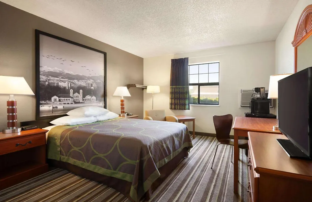 Super 8 By Wyndham Colorado Springs/Afa Area-1