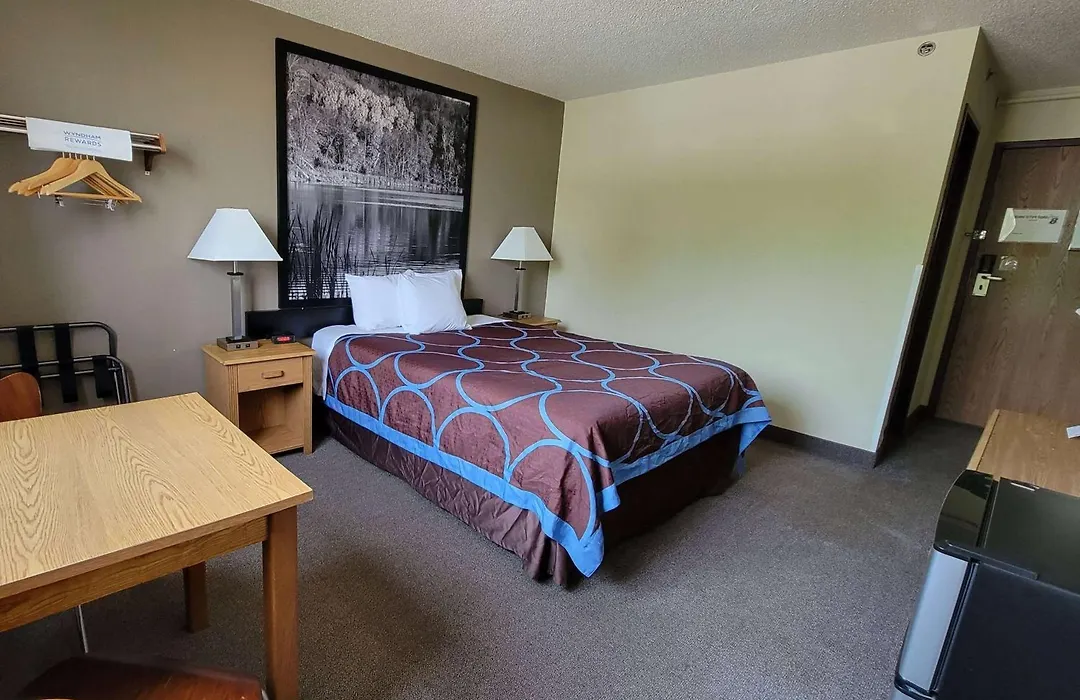 Super 8 By Wyndham Park Rapids-1