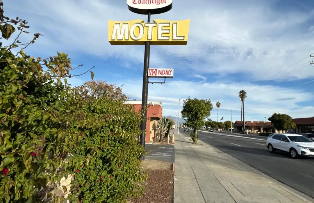 Coachlight Motel-1
