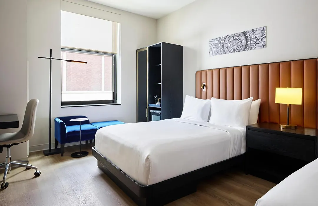 Arlo Chicago-1