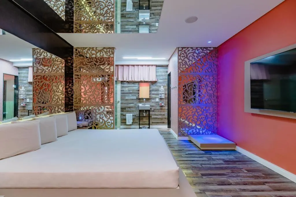 Spa Urbano Motel Adult Only-1