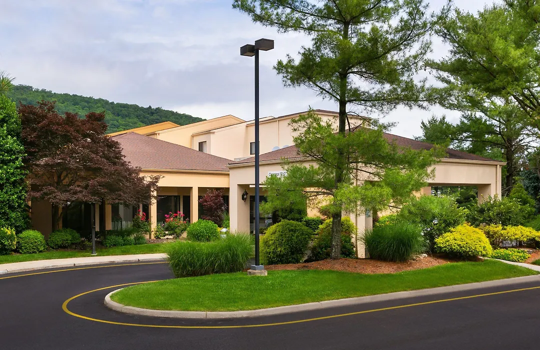 Courtyard By Marriott Mahwah-1