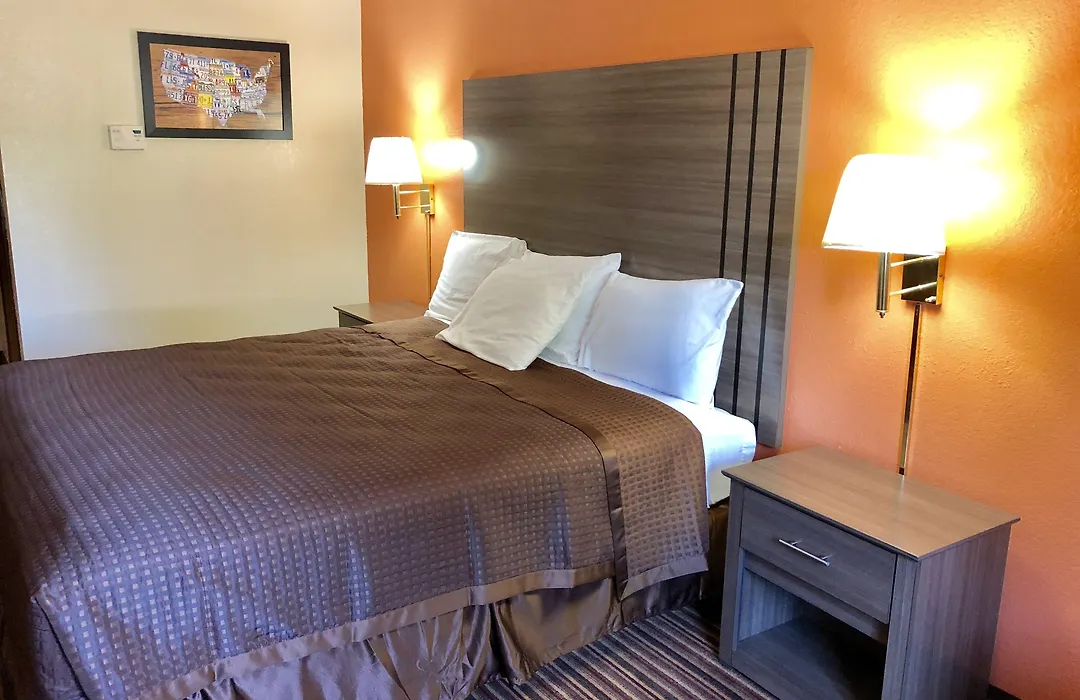 Econo Lodge Inn & Suites Mckinney - Plano North-1