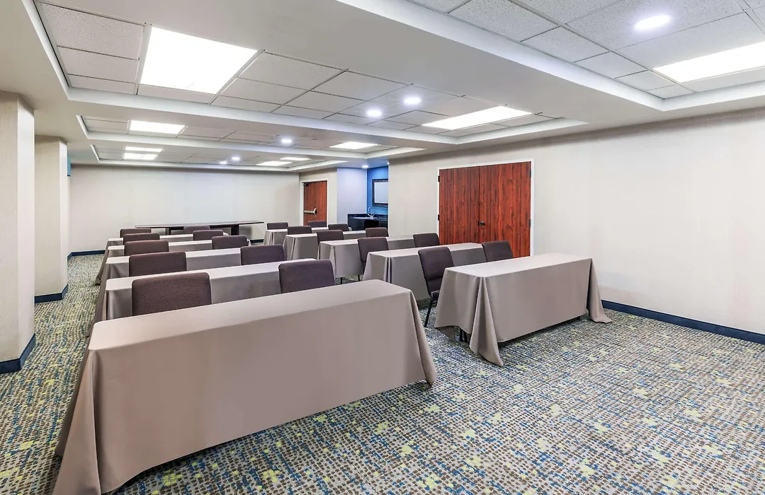 Hampton Inn & Suites Tulsa-Woodland Hills-1