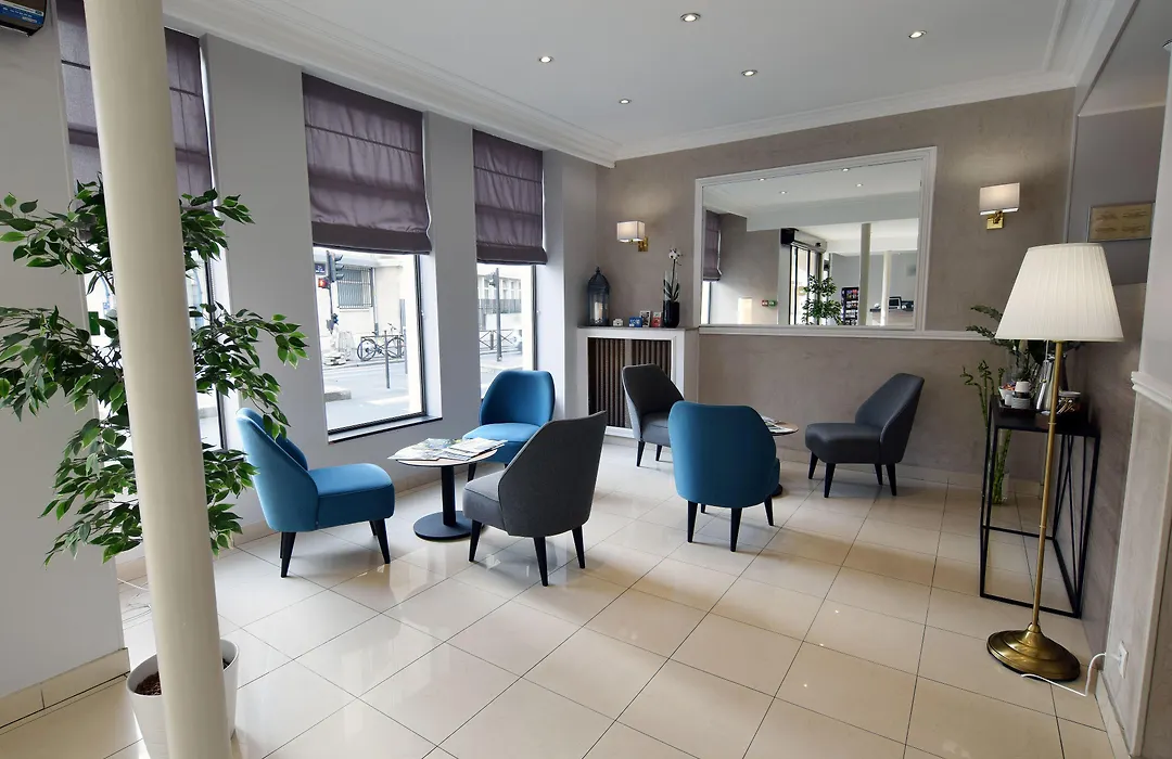 Alyss Saphir Cambronne Eiffel-1