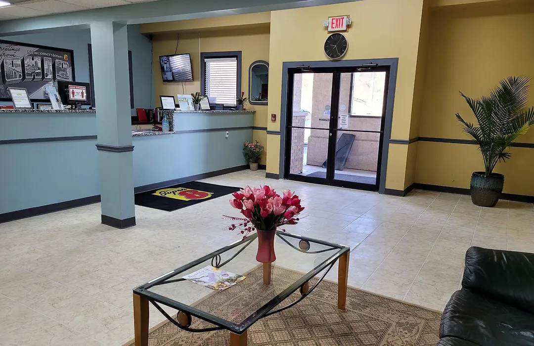 Super 8 By Wyndham Newcomerstown-1