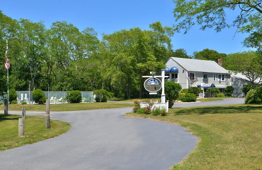 Captains Quarters Motel & Conference Center-1