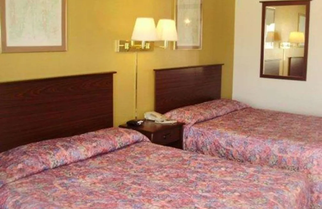 Rodeway Inn-1