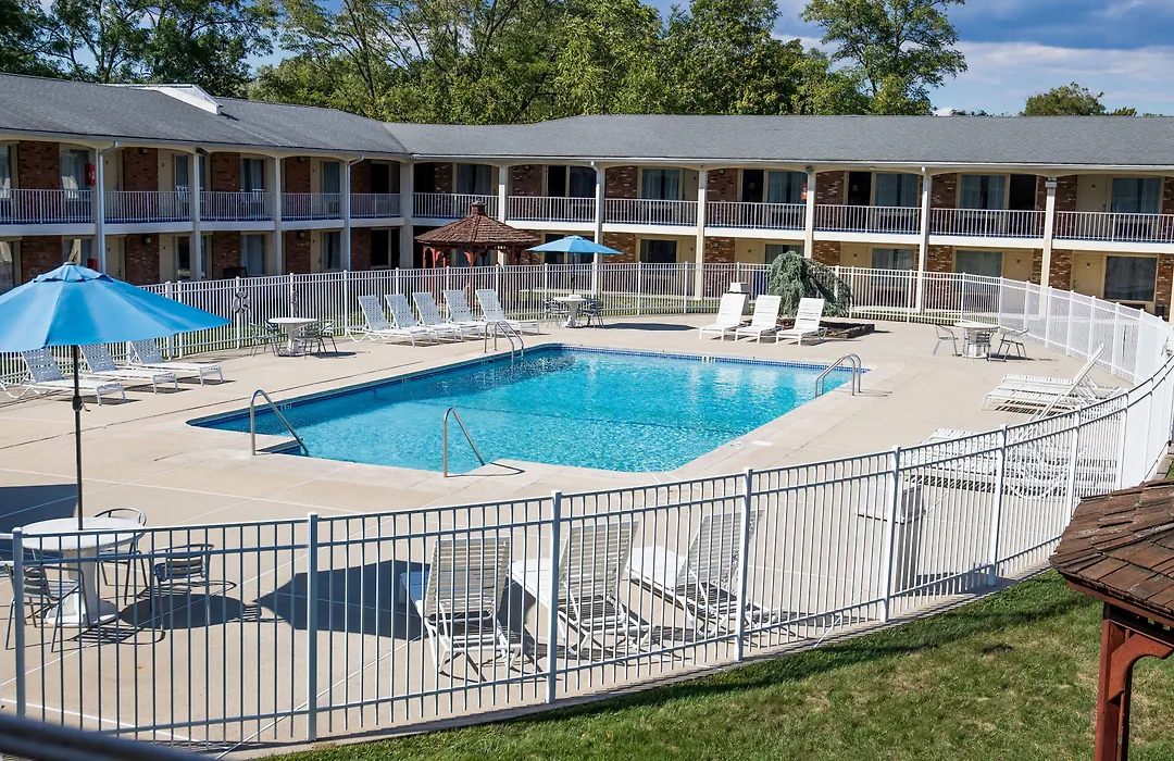 Crystal Inn Eatontown-1