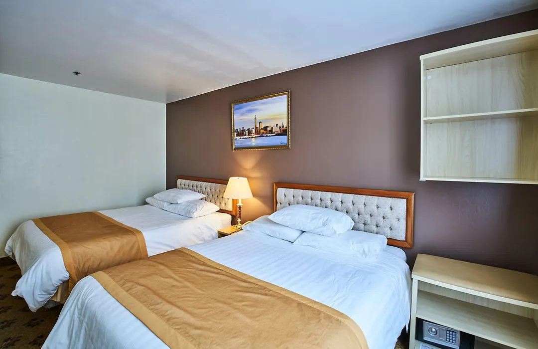 Flushing Hotel-1