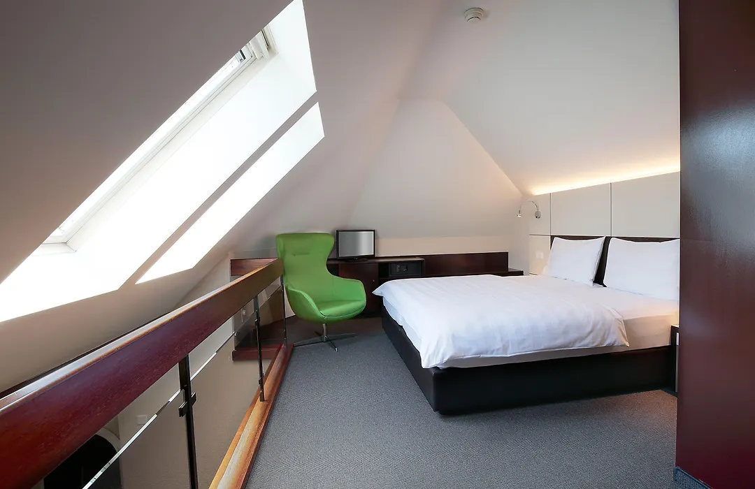 b_smart motel Basel-1