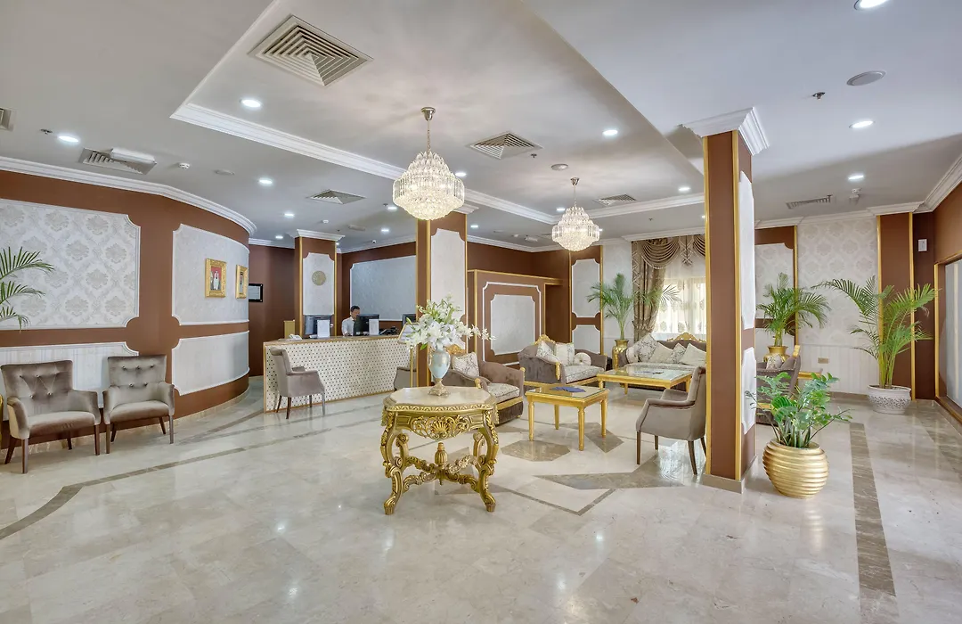 Royal Hotel-1