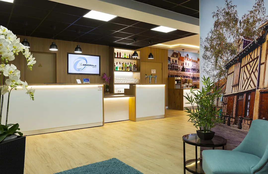 Brit Hotel Confort Amiens-1