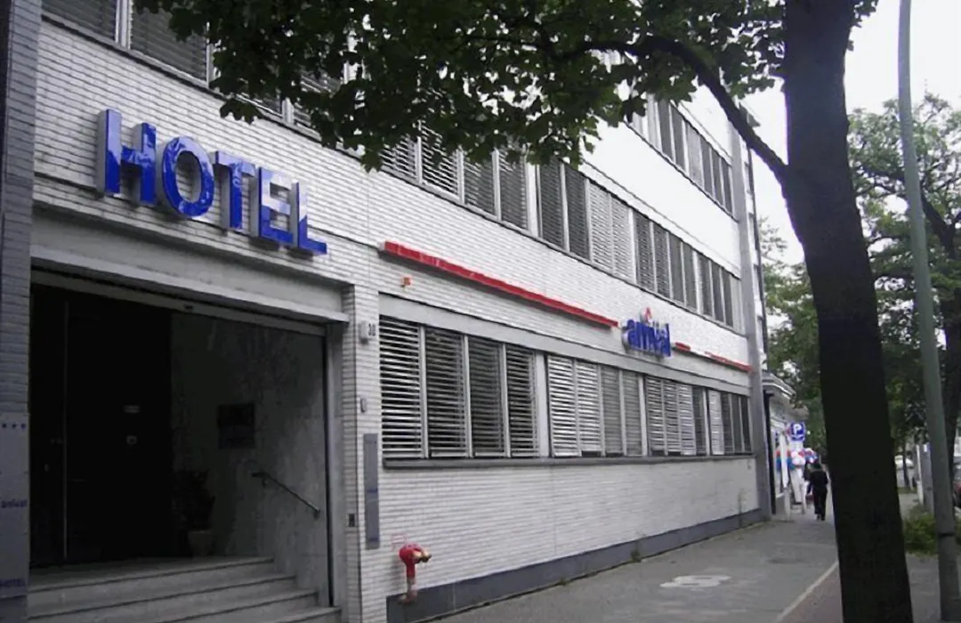 Hotel Arrival-1