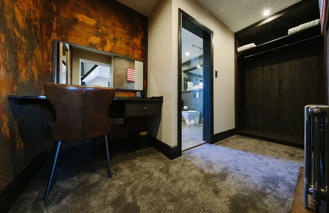 Absoluxe Suites-1