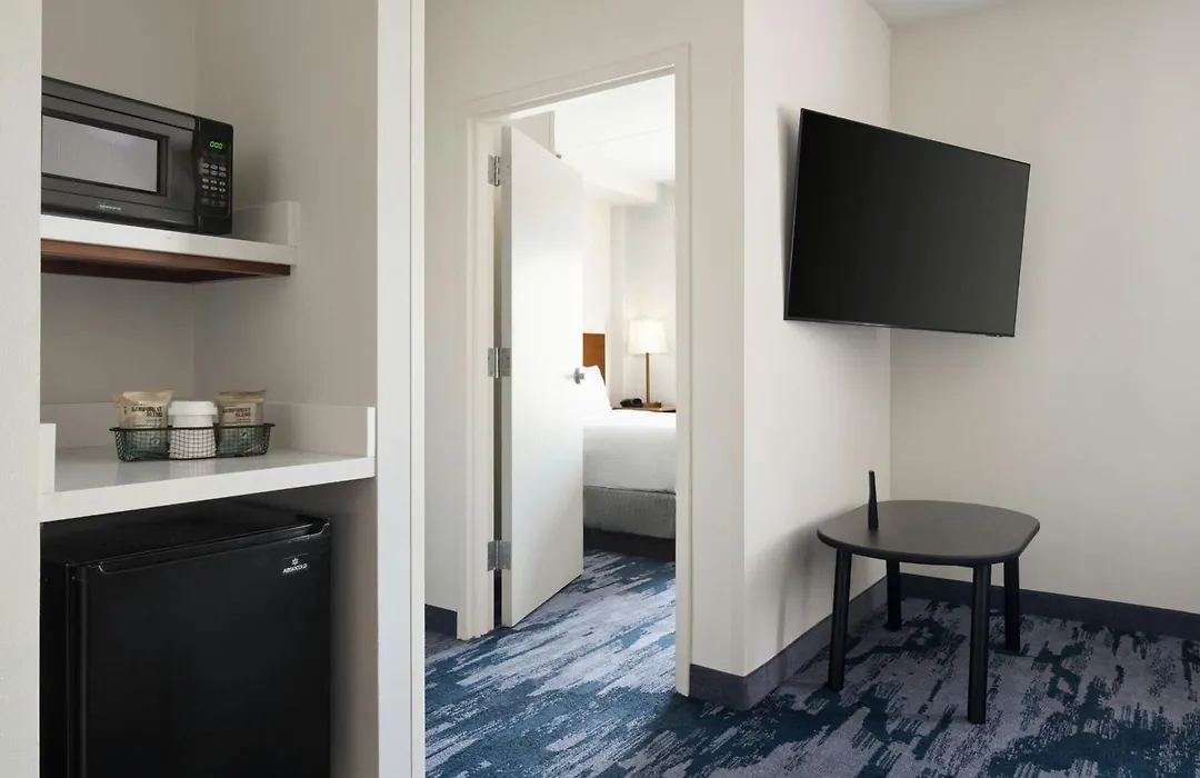 Fairfield Inn & Suites By Marriott Newark Liberty International Airport-1