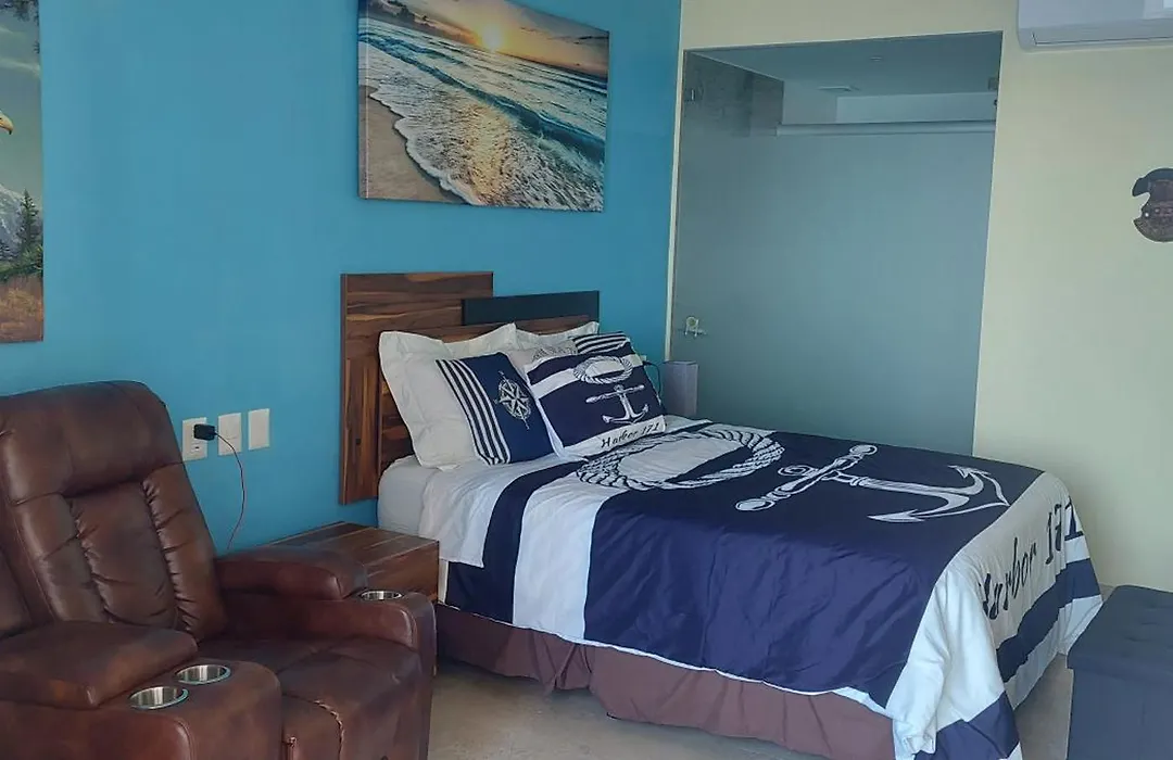 Beachfront Harbor 171 Condo Ocean View Pool, Gym WiFi-1