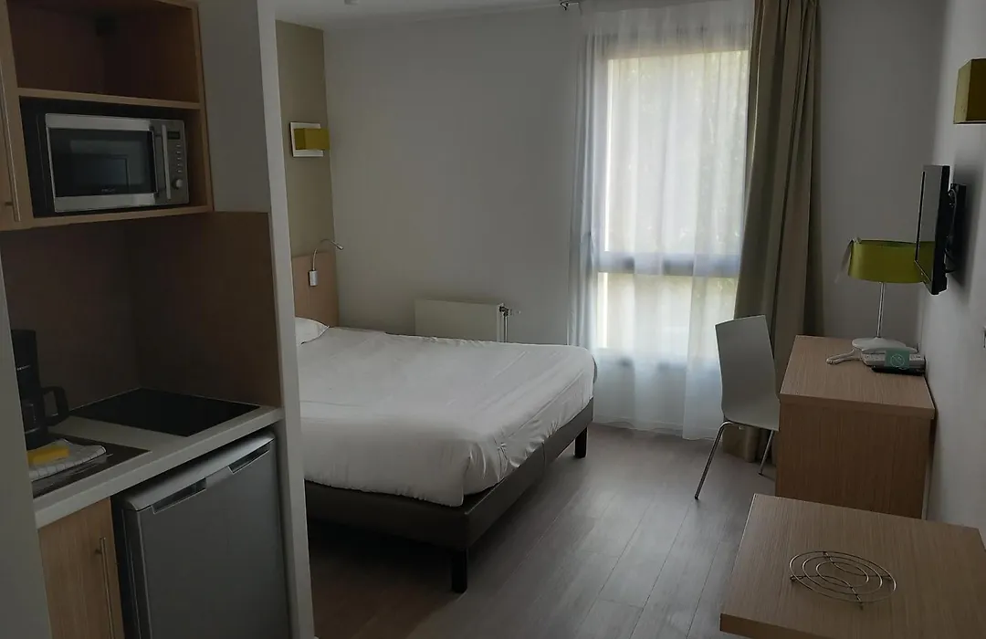Aparthotel Adagio Access Le Havre Les Docks-1