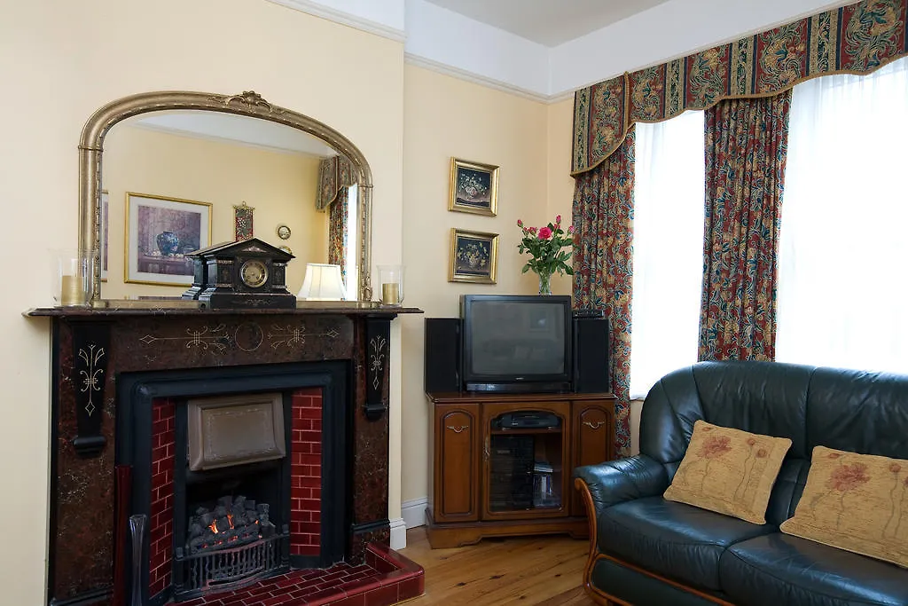 Griffin Lodge Guesthouse-1