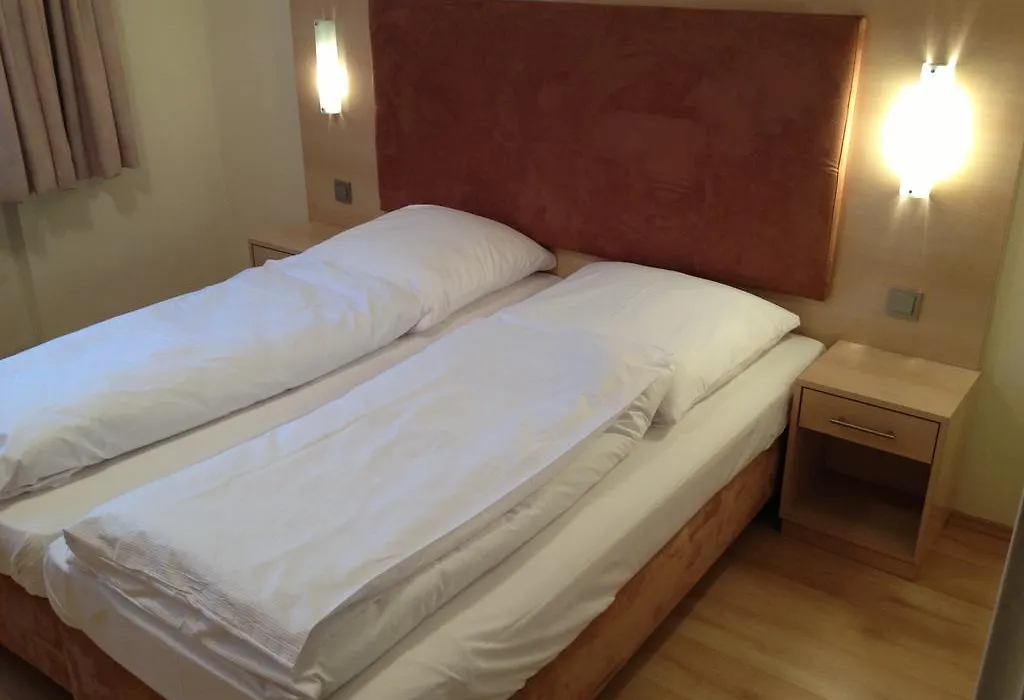 Hotel Alleenhof-1
