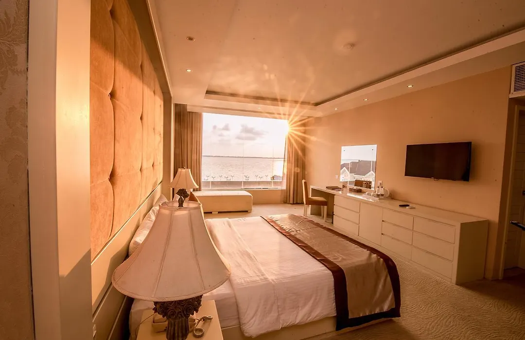 Grandeeza Luxury Hotel-1
