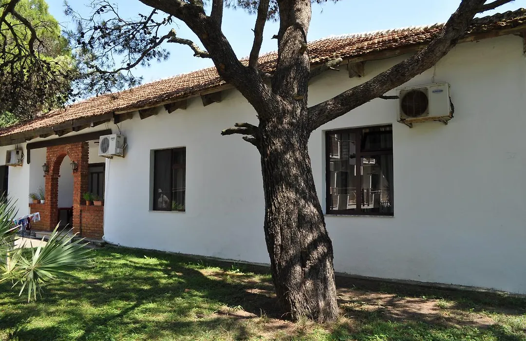 Tropikal Bungalows-1