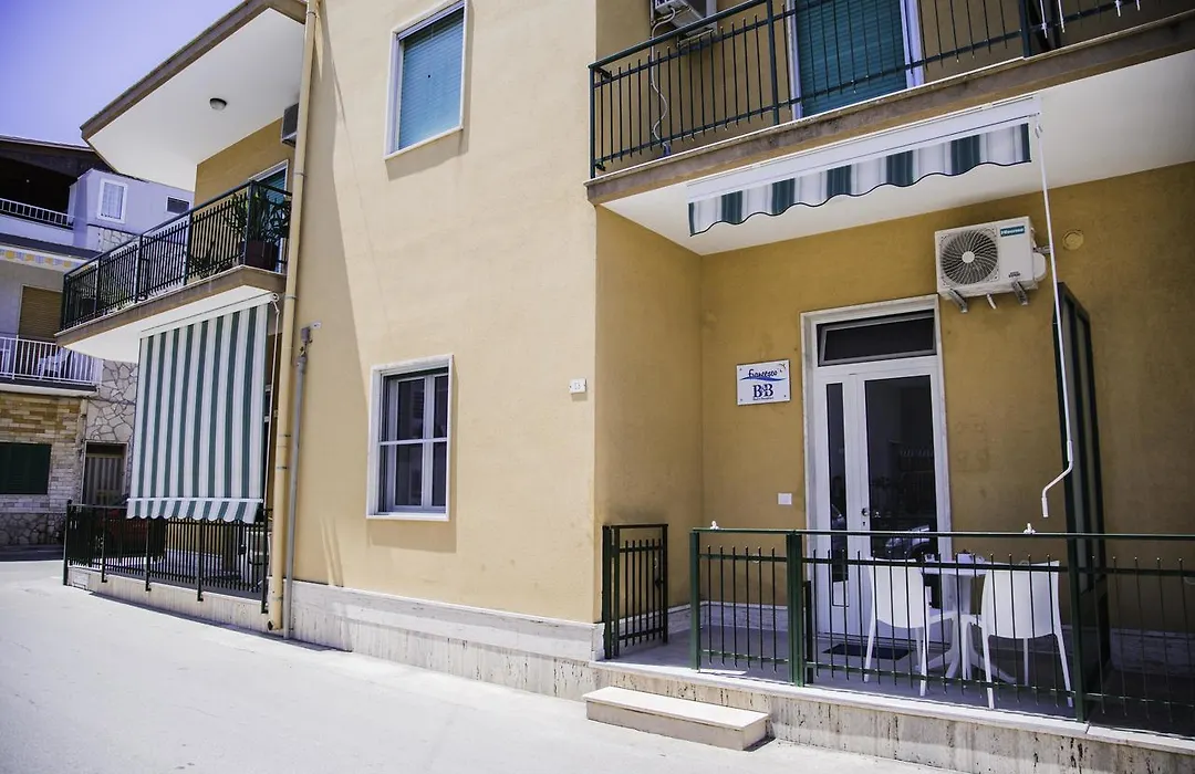 Francesco B&B - Torre Canne-1