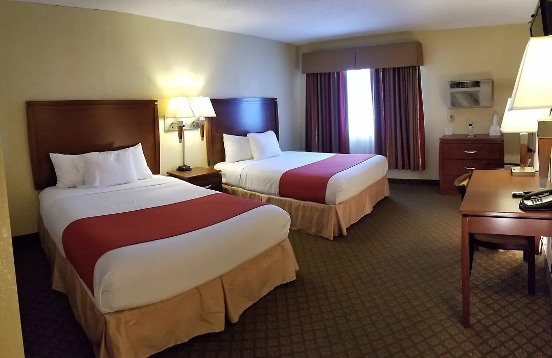 Red River Inn & Suites Fargo-1