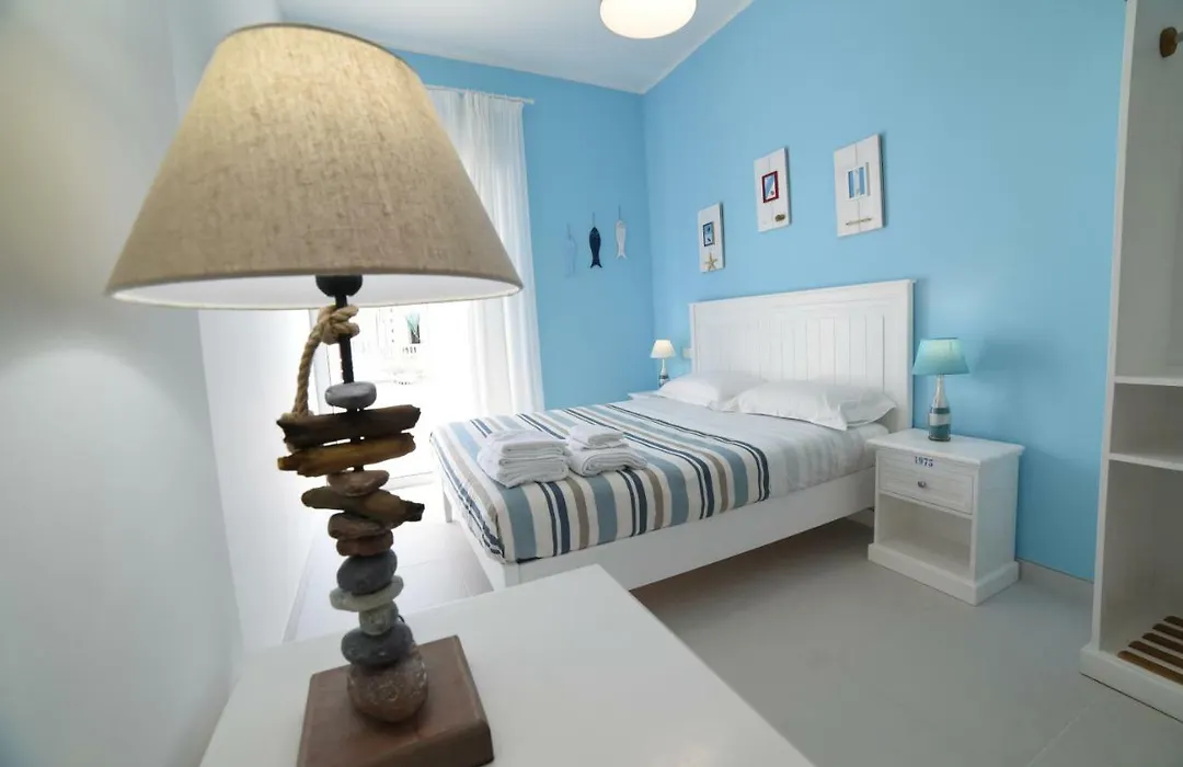 Latino Rent Room-1
