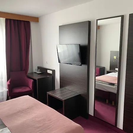 Hotel Montree-3