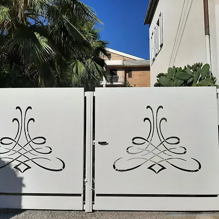 Viola Di Mare Rooms And Parking-3