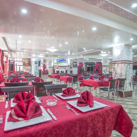 Hotel Les Ambassadeurs-3