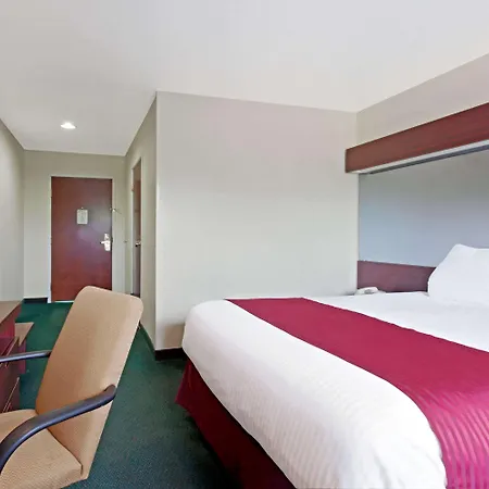 Microtel Inn & Suites By Wyndham Brandon-2
