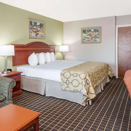 Baymont By Wyndham Clarksville Northeast-3