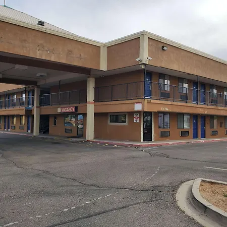 Travelodge By Wyndham Albuquerque West-3