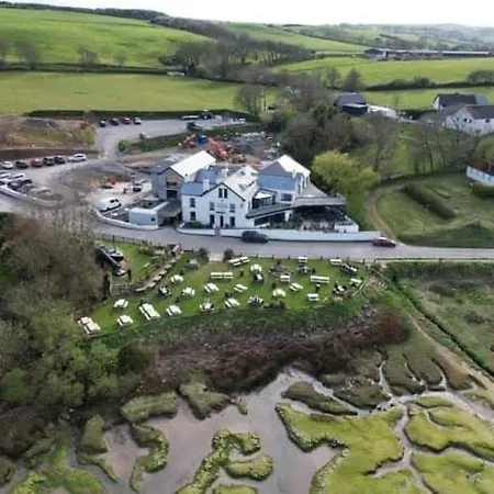 The Teifi Waterside Hotel-3