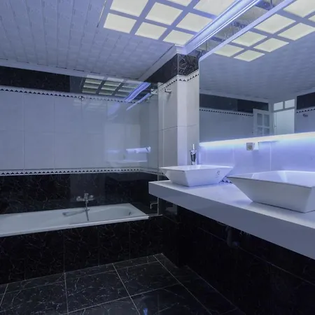 Las Palmas Smart Rooms-2