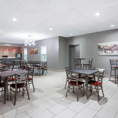 Ramada By Wyndham Sellersburg/Louisville North-2