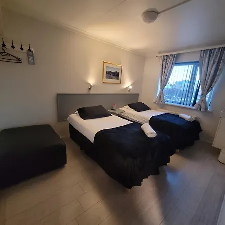 B&B Guesthouse - Bed And Breakfast Keflavik Centre-3