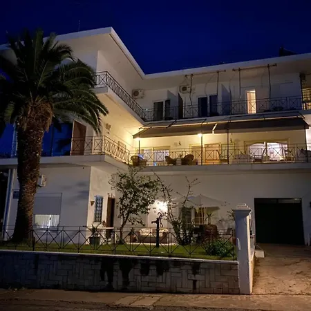 Akrotiri Hotel-3