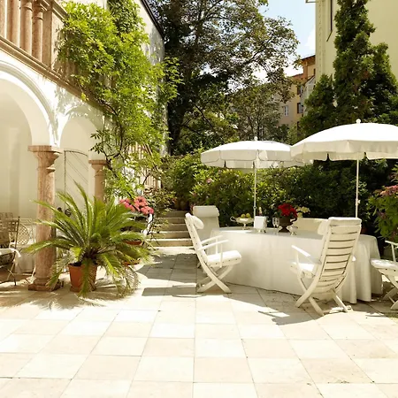 Hotel Opera-2